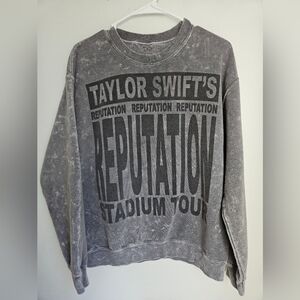 TAYLOR SWIFT Reputation Tour Sweatshirt